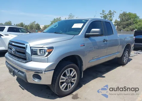 2011 Toyota Tundra Grade 5.7L V8 z USA, uszkodzony, nr VIN 5TFRY5F13BX106434